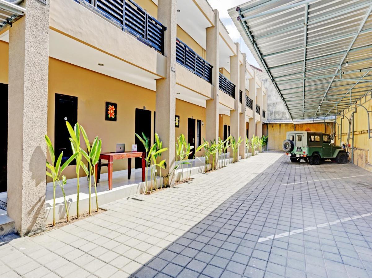 Oyo 90456 Moh Yamin Residence Balian Buitenkant foto